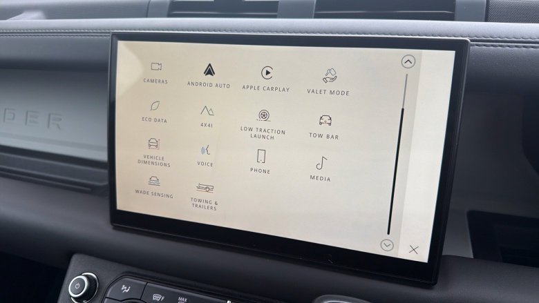 Land Rover Defender 3.0 D250 X-Dynamic HSE 90 3dr Auto Diesel Estate